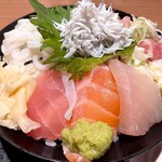 海鮮居酒屋 山傳丸 - 海鮮10種丼