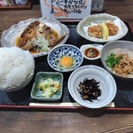 Shun Sai Sakana Kaoruya - 鯛かぶと煮・鶏から・生玉子・納豆・中盛
