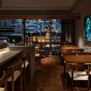 【東京駅を一望】世界中の民族料理を、ひとつのテーブルで。