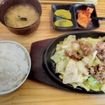 Gohanya Ten - 焼き肉定食  800円   ご飯（中）