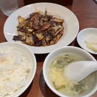 青菜 丸の内ブリックスクエア店 - 回鍋肉定食