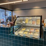 YOSHIO ICE CREAM - 店内の情景(=´∀｀)