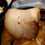 俺の中華たなか家 - 熱々★つけ汁に浸していたチャーシューはとても柔らかぁ〜❤️ホロリ♬と崩れそう(≧▽≦)