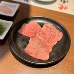 炭火焼肉 神楽坂 牛ます - 