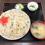 久美食堂 - 炒飯　定昇では在りませんが､小鉢､味噌汁、漬物が付きます