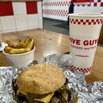 Five Guys - Little Cheeseburger@8.25€