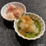 Osake To Meshi Tashinami - 長芋の梅肉和えと和布蕪と滑子