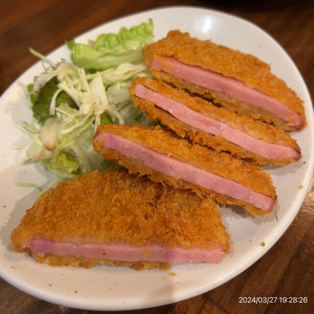 by @ogu_ogu : 神保町トンちゃん - 神保町/居酒屋 | 食べログ