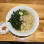 讃岐立食いうどん きりん屋 - 生わかめうどん700円