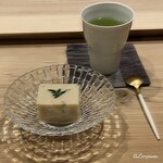 御料理 寺沢 - 薄茶と豆乳と白餡と木の芽の寒天寄せ