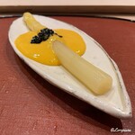 御料理 寺沢 - ホワイトアスパラ黄身酢とキャビア