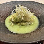 御料理 寺沢 - 蚕豆のすり流し牡蠣の春甘藍巻