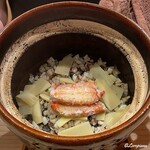 御料理 寺沢 - 毛蟹と早掘りの筍と槍烏賊と烏賊墨の炊き込みごはん