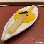 御料理 寺沢 - ホワイトアスパラ黄身酢とキャビア