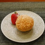 虹吉 - 出来立てシュー