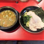 豚骨醤油ラーメン 王道家 - つけチャーシューメン