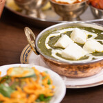 NEW TAJMAHAL EVEREST - Prawn Massala & Butter Chicken Curry & Palak Paneer
