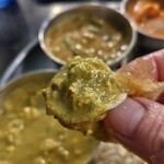 Indian Street Food & Bar GOND - バトゥーラと海老の相性がいい