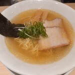 ワンタン麺専門店 たゆたふ - たゆたふそば(白醤油)