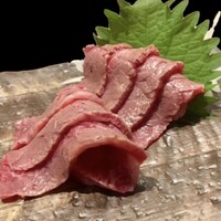 極上肉の炙り刺し