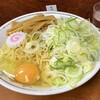 珍々亭 - 武蔵境でどこ行くよ？ってなると、
『油そば発祥の店』、珍々亭さんでしょ！( • ̀ω•́  )✧ｷﾘｯ
油そばの大盛に、
ネギ盛と生たまごをトッピング。
オプションでスープを付けて込み込み1,230円。