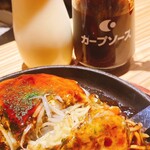 Hakata Teppanyaki Hiroshima Okonomiyaki Monchan - やはりカープソース