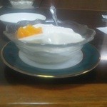 青龍 - シメの杏仁豆腐　側面