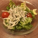 銀平 - 一品のじゃこのサラダ