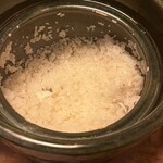 銀平 - 土鍋で鯛めしが出てきます。余れば持ち帰れます。