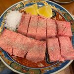 焼肉ホルモン大衆酒場 真 肉焼屋 - 