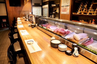 Sushi Izakaya Minato - 交番１階カウンター２