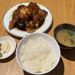 Gurashia - 四日市トンテキ(¥1,680)+ ごはん・みそ汁セット(¥300)