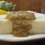 キッチン ブルー グローブ - 横から、焼き茄子と奈良漬のソースがタップリ！