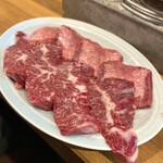 炭火焼肉ホルモンさわいし - ・黒毛和牛特選タン 3,700円/税込
      ・和牛特選ハラミ 3,600円/税込