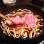 牛蔵 - すき焼き調理中