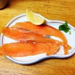 烏江亭 - 鮭の燻し。