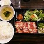 Yakinikudonyabamban - USカルビ定食お肉二倍ご飯大盛　７５０円　CP最高。
