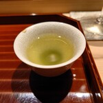 鮨 在 - お口直しの緑茶