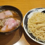 ラーメン 坊也哲 - ビューです