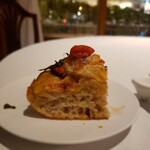 エトゥルスキ - お土産にもう一つ焼いてもらいたいくらい美味しかったです