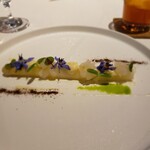 エトゥルスキ - ホワイトアスパラが可愛いサラダに