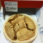 マミーズ・アン・スリール 大丸東京店 - クリームチーズアップルパイ中ホール¥1,200
