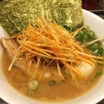 はら匠 - ラーメンMAX!
まき野に行こうと思ったら閉店していた。

隣のこちらに。

お目当てもないしとりあえずこれを！

麺にコシも無く、スープはシャバシャバ、油多過ぎ…

本店はまだましではないかなぁ〜チョットビックリ！