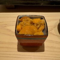 鮨 さいとう 麻布台 - 馬糞雲丹の子丼、雲丹だけとシャリと合わせての二通り楽しめました