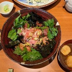 Izumiya - ◯本まぐろ鉄火丼¥2,600／上から
                      …お味噌汁、香の物がセットです。