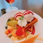 京橋千疋屋 表参道原宿店 - フルーツワッフル、アイスティーセット