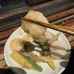 Chuuka Baru Ikeko - 海鮮と野菜の塩炒め、海老箸上げ