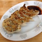 四川飯店 - 餃子。シャキシャキとした餡の食感が印象的。