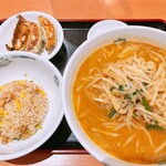 Hidakaya - 味噌ラーメン、半チャーハン、ミニ餃子