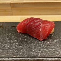鮨処 凜 - 鮪、すみイカにと同じく短く肉厚が凛さん流？